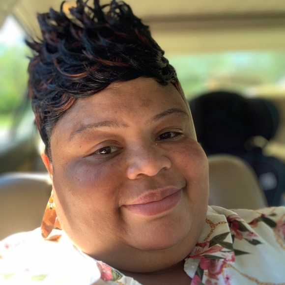 Meet your Posher, Lashunda - Picture 1 of 1